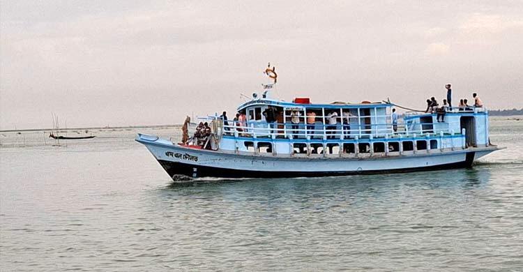 ৪৬ ঘণ্টা পর দৌলতদিয়া-পাটুরিয়া নৌরুটে লঞ্চ চলাচল স্বাভাবিক